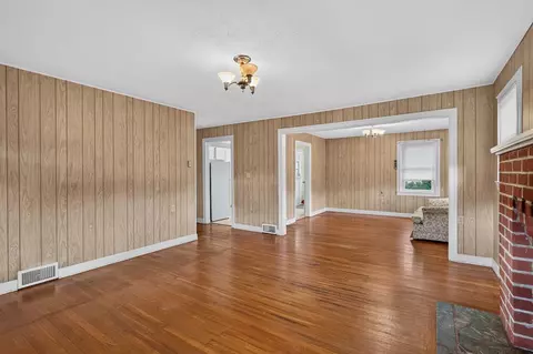 Living - 28107 Minton Ln, Abingdon, VA 24211 photo 4 of 5
