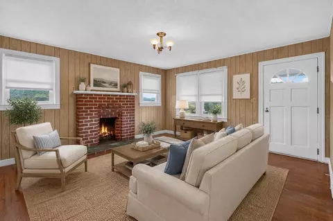 Living - 28107 Minton Ln, Abingdon, VA 24211 photo 1 of 5