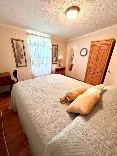 Bedroom - 2783 Mountain Rd, Cedar Bluff, VA 24609 photo 1 of 6