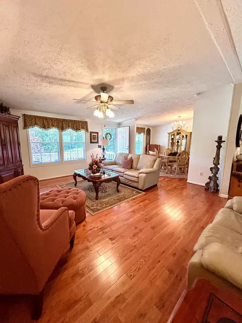 Living - 2783 Mountain Rd, Cedar Bluff, VA 24609 photo 3 of 3