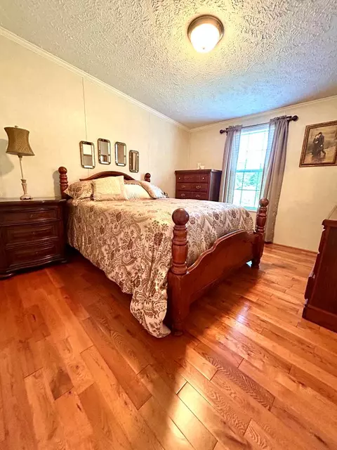 Bedroom - 2783 Mountain Rd, Cedar Bluff, VA 24609 photo 2 of 6