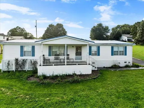 411 Chinquapin Ave, Rural Retreat, VA 24368