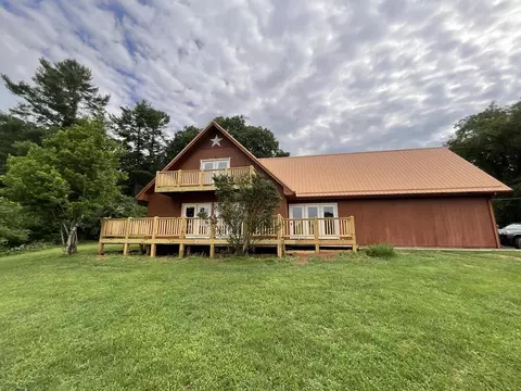 509 Random Rd, Hillsville, VA 24343