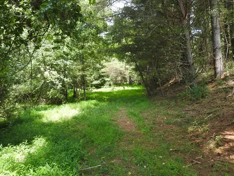 469 Water Plant Rd, Hillsville, VA 24343