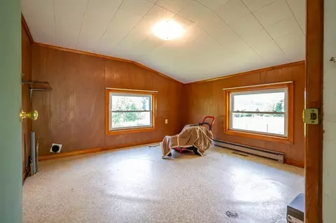 Bedroom - 9656 E Blue Grass Trl, Bland, VA 24315 photo 8 of 8
