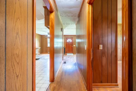 Entry Way - 9656 E Blue Grass Trl, Bland, VA 24315 photo 2 of 2