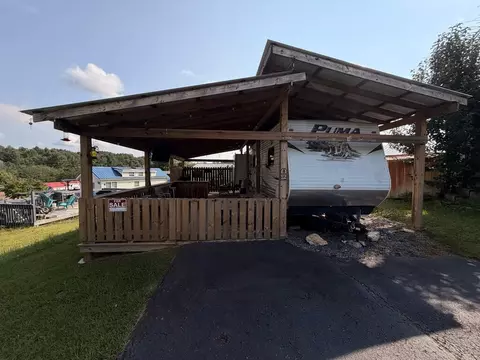152 Megan Cir, Hillsville, VA 24343