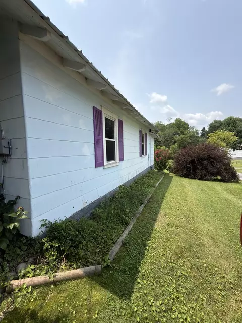 Exterior - 202 Hampton St, Fries, VA 24330 photo 3 of 6