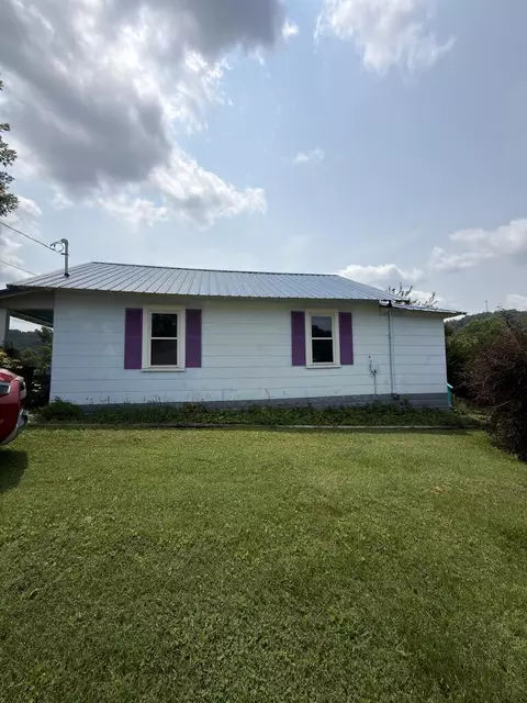 Exterior - 202 Hampton St, Fries, VA 24330 photo 5 of 6