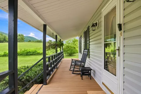 Exterior - 206 Locust Hill Rd, Max Meadows, VA 24360 photo 6 of 27