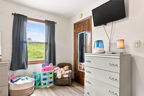 Bedroom - 206 Locust Hill Rd, Max Meadows, VA 24360 photo 4 of 9