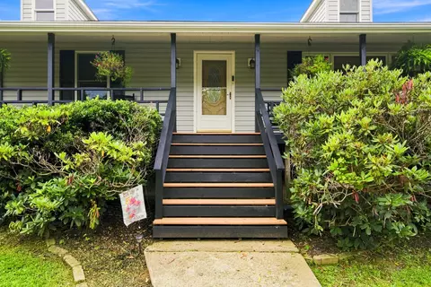 Exterior - 206 Locust Hill Rd, Max Meadows, VA 24360 photo 1 of 27