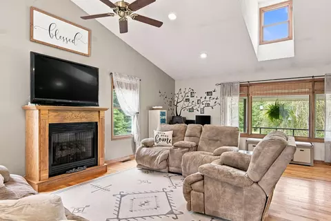 Living - 206 Locust Hill Rd, Max Meadows, VA 24360 photo 3 of 3