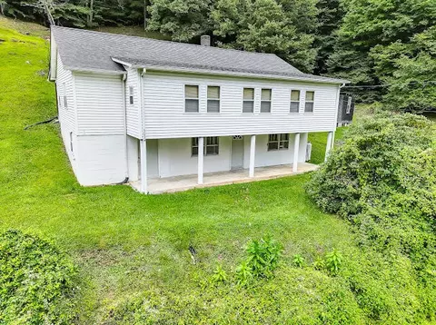 3634 Pine Creek Rd, Swords Creek, VA 24649