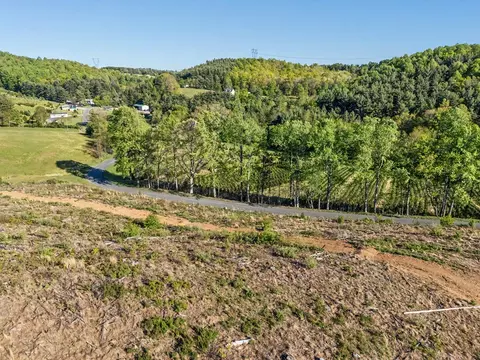 811 Easy Dr NW, Willis, VA 24380 photo 10