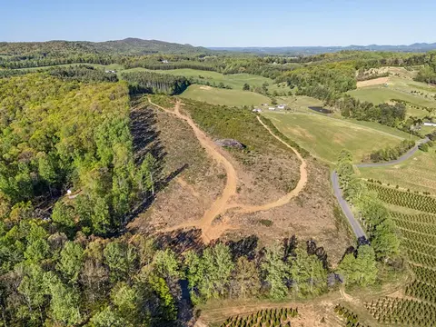 811 Easy Dr NW, Willis, VA 24380 photo 5