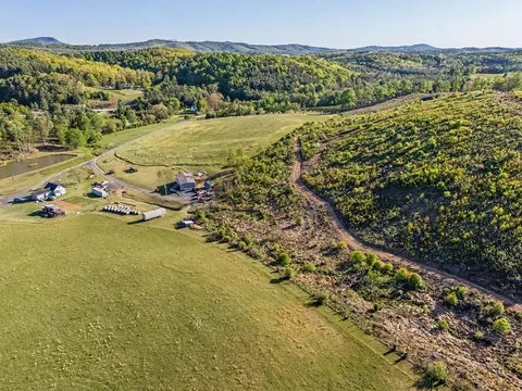 811 Easy Dr NW, Willis, VA 24380 photo 22