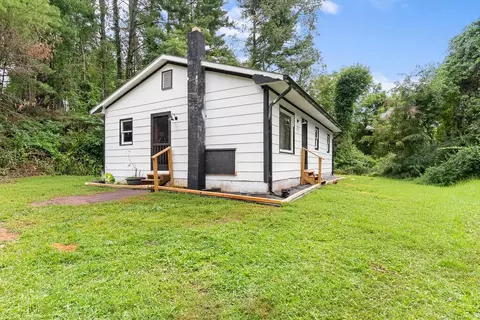 800 Nuckolls Curve Rd, Galax, VA 24333