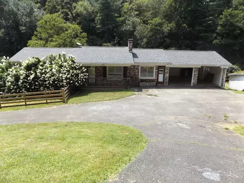1526 Freemont Rd, Hillsville, VA 24343