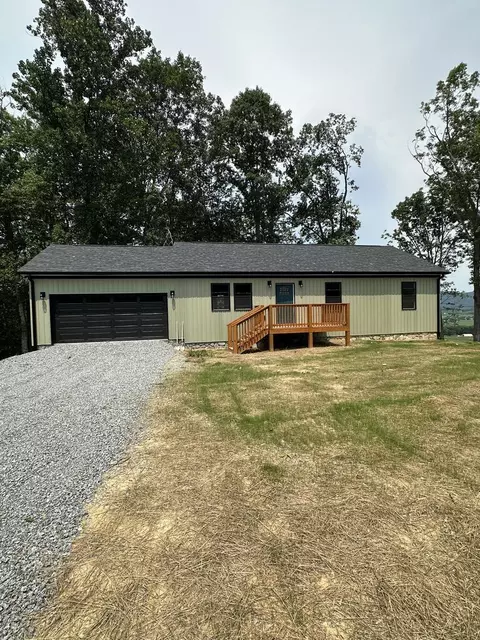 1283 Mountain Meadows Ln, Elk Creek, VA 24326