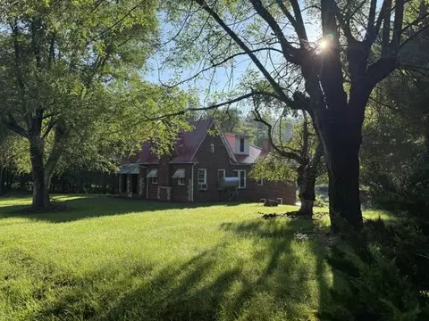 426 Green Valley Rd, Fries, VA 24330