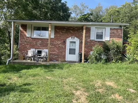 145 Calloway St, Galax, VA 24333