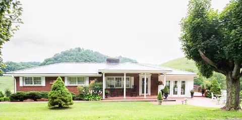 8857 Redbud Hwy, Honaker, VA 24260