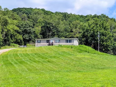 5404 Coles Rd, Elliston, VA 24087