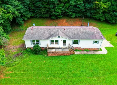 2555 Birchtree Rd, Hillsville, VA 24343