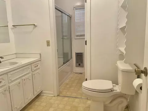 Bath - 261 Fair St, Pounding Mill, VA 24637 photo 5 of 5