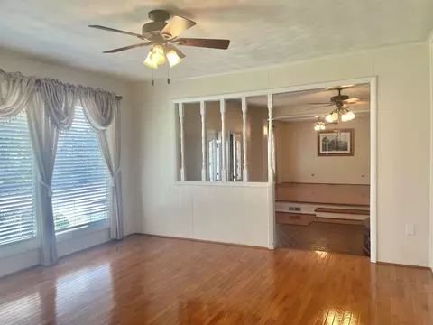 Living - 261 Fair St, Pounding Mill, VA 24637 photo 3 of 4