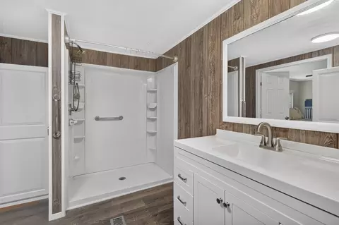 Bath - 15410 Double C Dr, Meadowview, VA 24361 photo 2 of 4