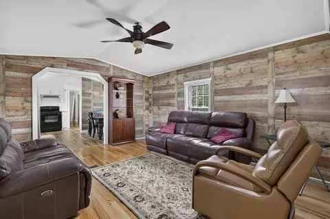 Living - 15410 Double C Dr, Meadowview, VA 24361 photo 2 of 4