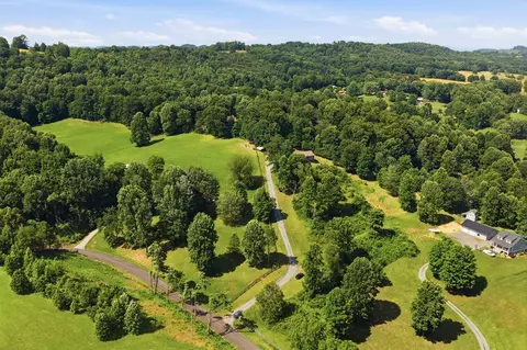 View/Area - 23767 Archery Range Rd, Bristol, VA 24202 photo 3 of 7