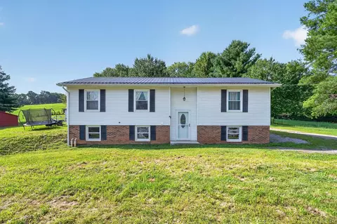 981 Cripple Creek Rd, Wytheville, VA 24382