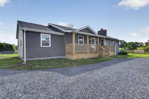 12719 Lindell Rd, Meadowview, VA 24361