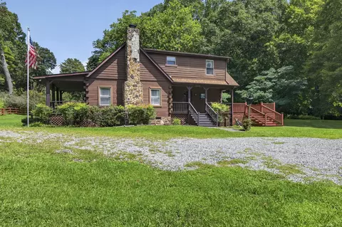 901 Bear Crk, Atkins, VA 24311