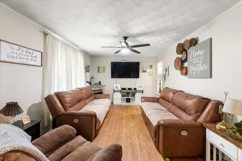 Living - 620 Stagecoach Rd, Glade Spring, VA 24340 photo 1 of 2