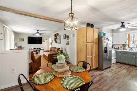 Dining - 620 Stagecoach Rd, Glade Spring, VA 24340 photo 1 of 2