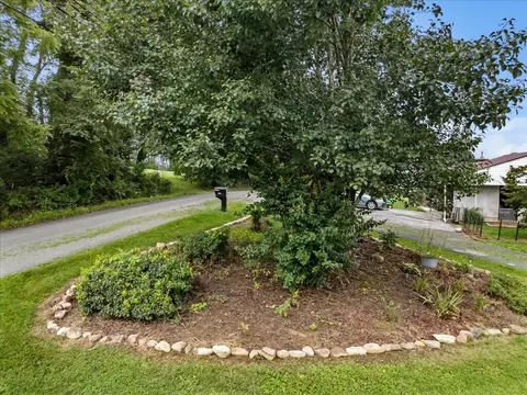 Exterior - 620 Stagecoach Rd, Glade Spring, VA 24340 photo 7 of 19