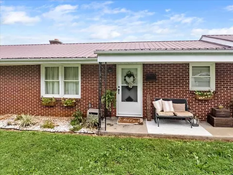 Exterior - 620 Stagecoach Rd, Glade Spring, VA 24340 photo 4 of 19