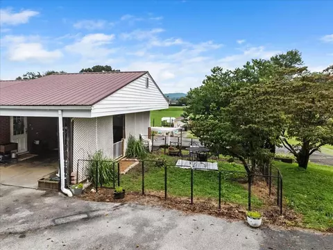 Exterior - 620 Stagecoach Rd, Glade Spring, VA 24340 photo 6 of 19