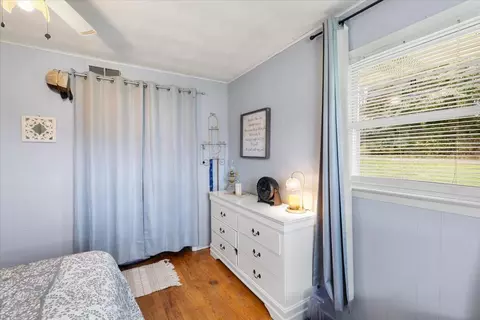 Bedroom - 620 Stagecoach Rd, Glade Spring, VA 24340 photo 2 of 5