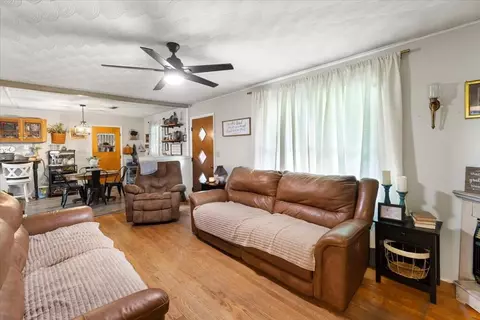 Living - 620 Stagecoach Rd, Glade Spring, VA 24340 photo 2 of 2