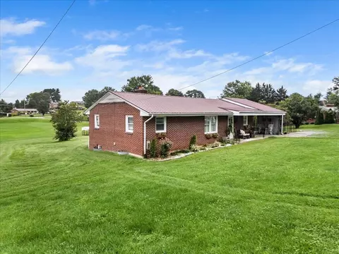 Exterior - 620 Stagecoach Rd, Glade Spring, VA 24340 photo 18 of 19