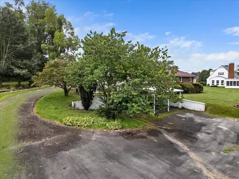 Exterior - 620 Stagecoach Rd, Glade Spring, VA 24340 photo 9 of 19