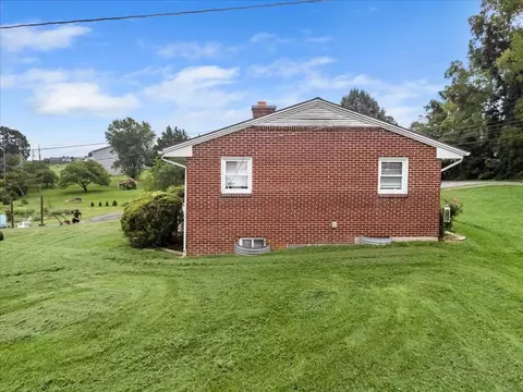 Exterior - 620 Stagecoach Rd, Glade Spring, VA 24340 photo 17 of 19