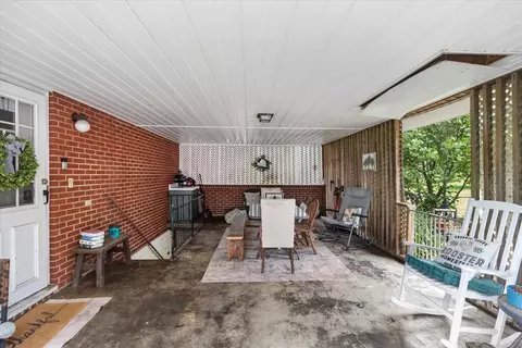 Exterior - 620 Stagecoach Rd, Glade Spring, VA 24340 photo 5 of 19