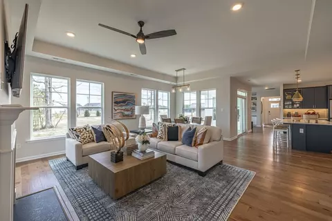 Living - 323 Tailrace Dr, Abingdon, VA 24210 photo 1 of 2