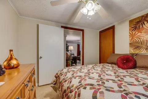 Bedroom - 9729 Sandlick Rd, Bee, VA 24217 photo 9 of 10